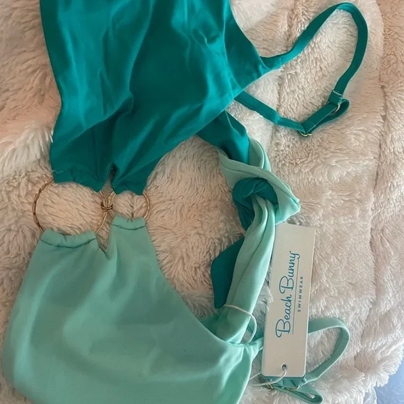 Beach bunny. Brand new - Picture 6 of 12